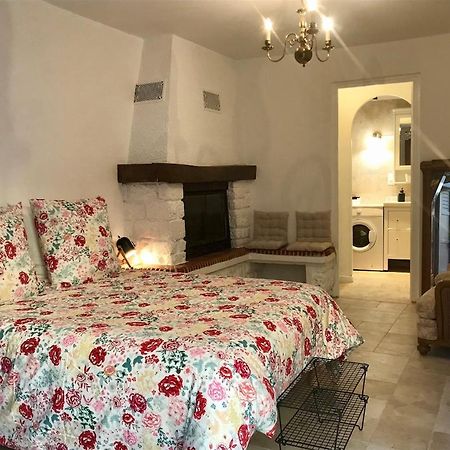 Le Colostre T2 Saint-Martin-de-Bromes Экстерьер фото